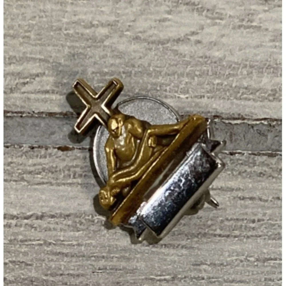 Silver & Goldtone‎ Pin w/ Cross & Alter Sacrifice Vintage